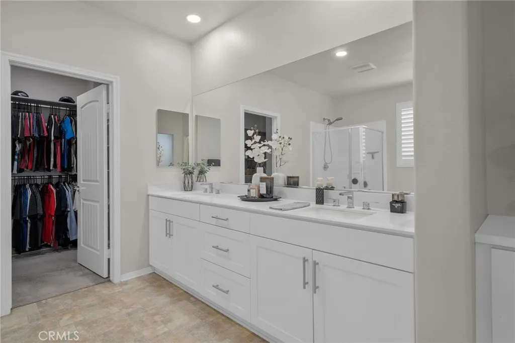 9056 Black Thorn Street, Jurupa Valley, California 92509 home-pic-31